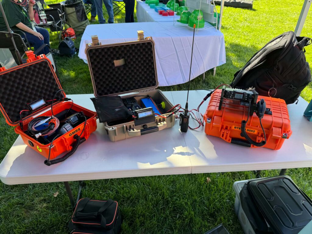 KO6GJL go-box display L-R self contained GMRS, multi-use battery box, 2m-70cm go-box